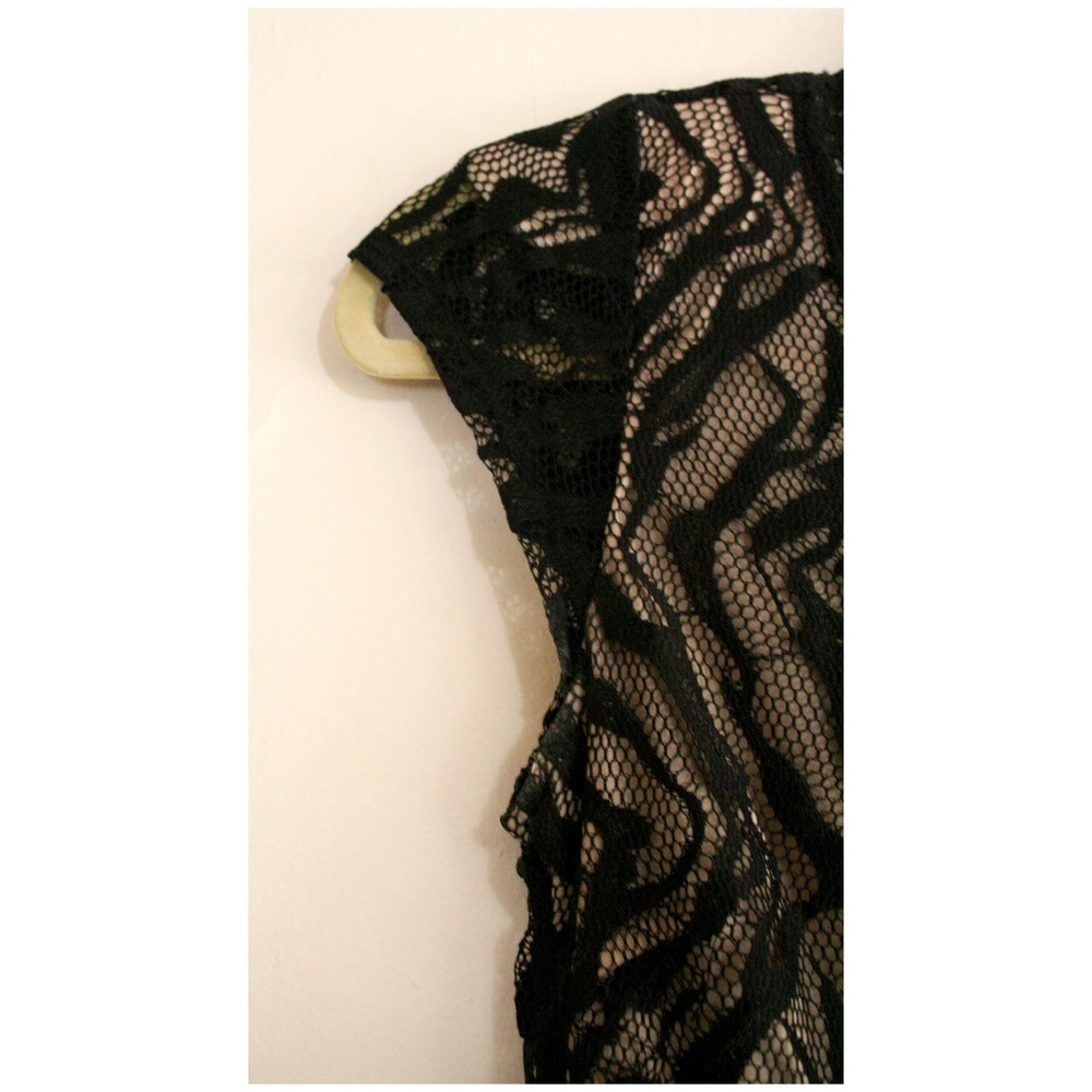 Lace romper - Picture 4 of 5